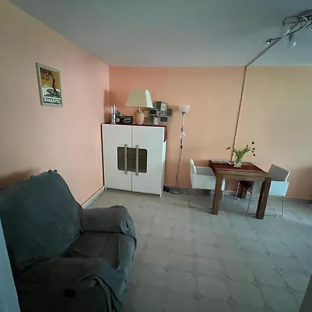 Bel Avec De Nage Apartment *